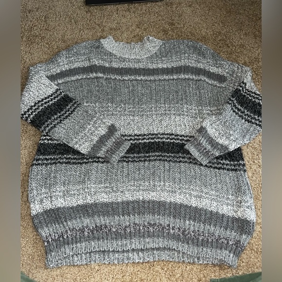 American Eagle stripped sweater - Picture 1 of 4